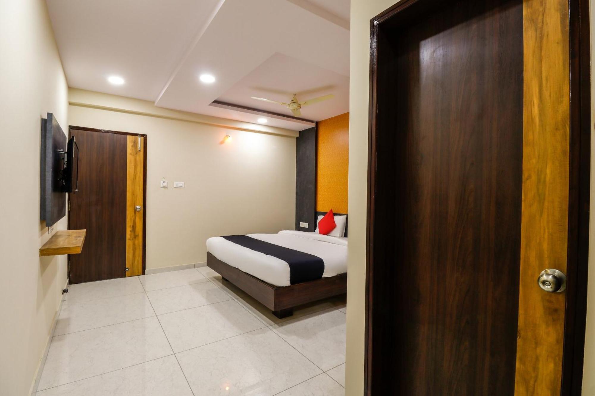 Hotel Capital O N R Residency à Yelahanka Extérieur photo