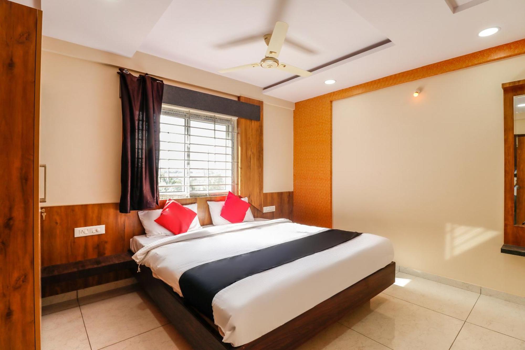 Hotel Capital O N R Residency à Yelahanka Extérieur photo