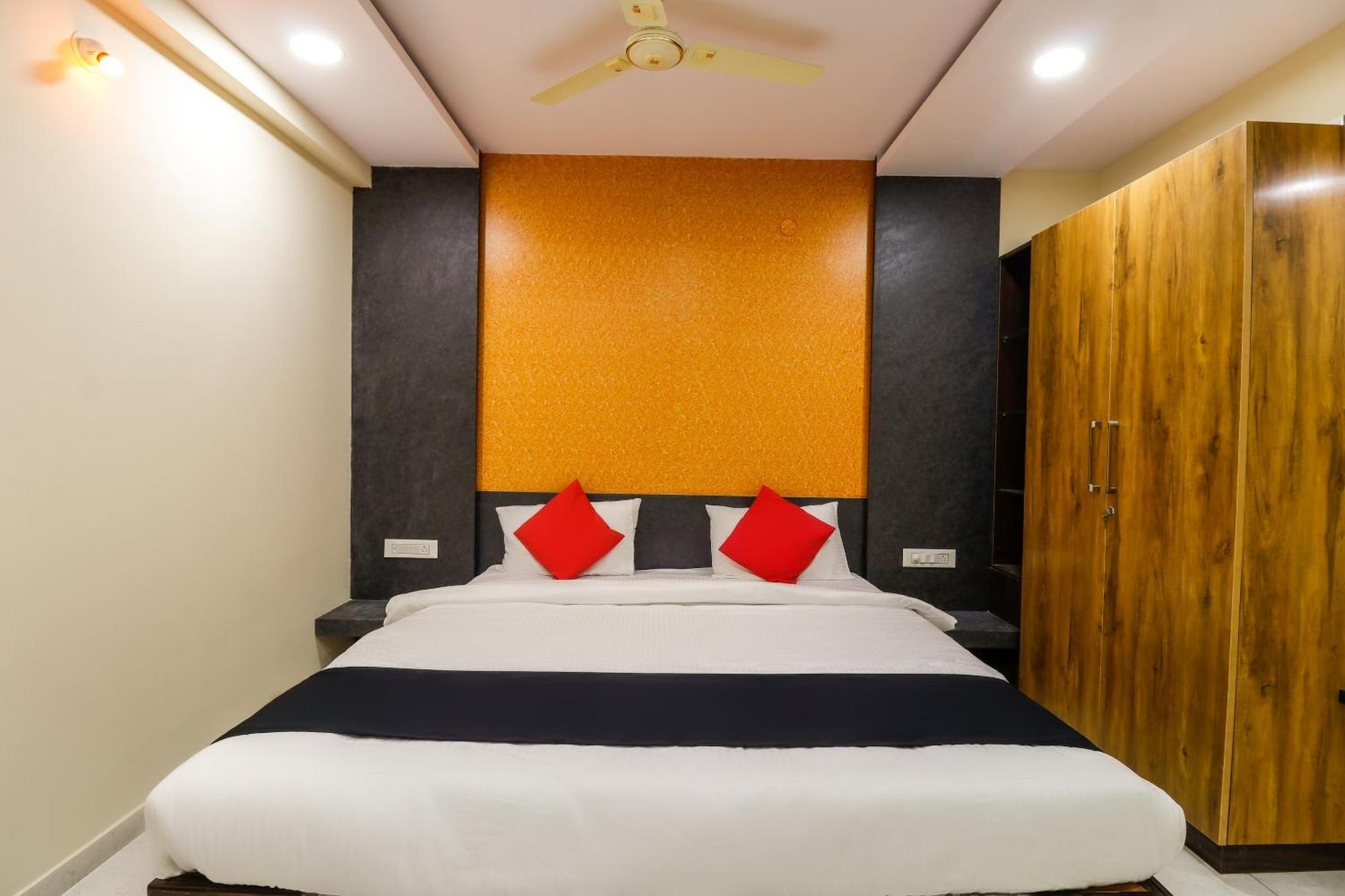 Hotel Capital O N R Residency à Yelahanka Extérieur photo