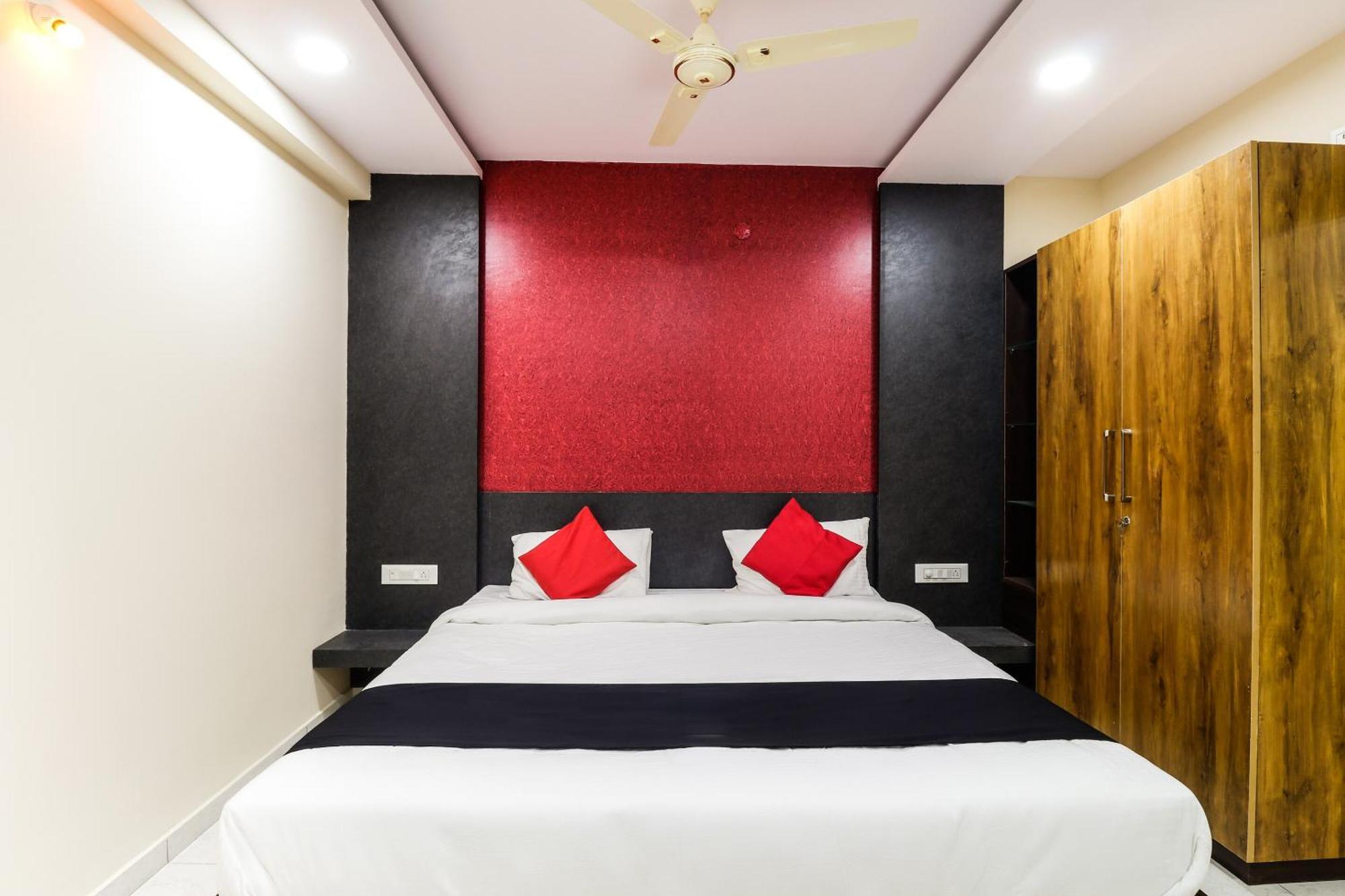 Hotel Capital O N R Residency à Yelahanka Extérieur photo