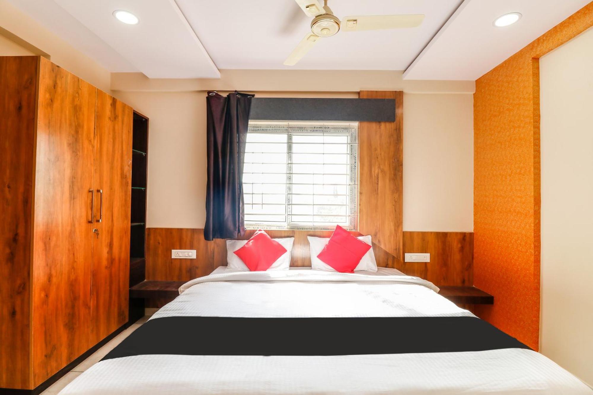 Hotel Capital O N R Residency à Yelahanka Extérieur photo