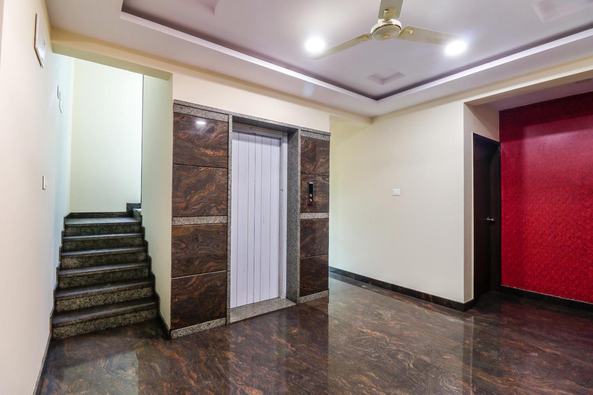 Hotel Capital O N R Residency à Yelahanka Extérieur photo