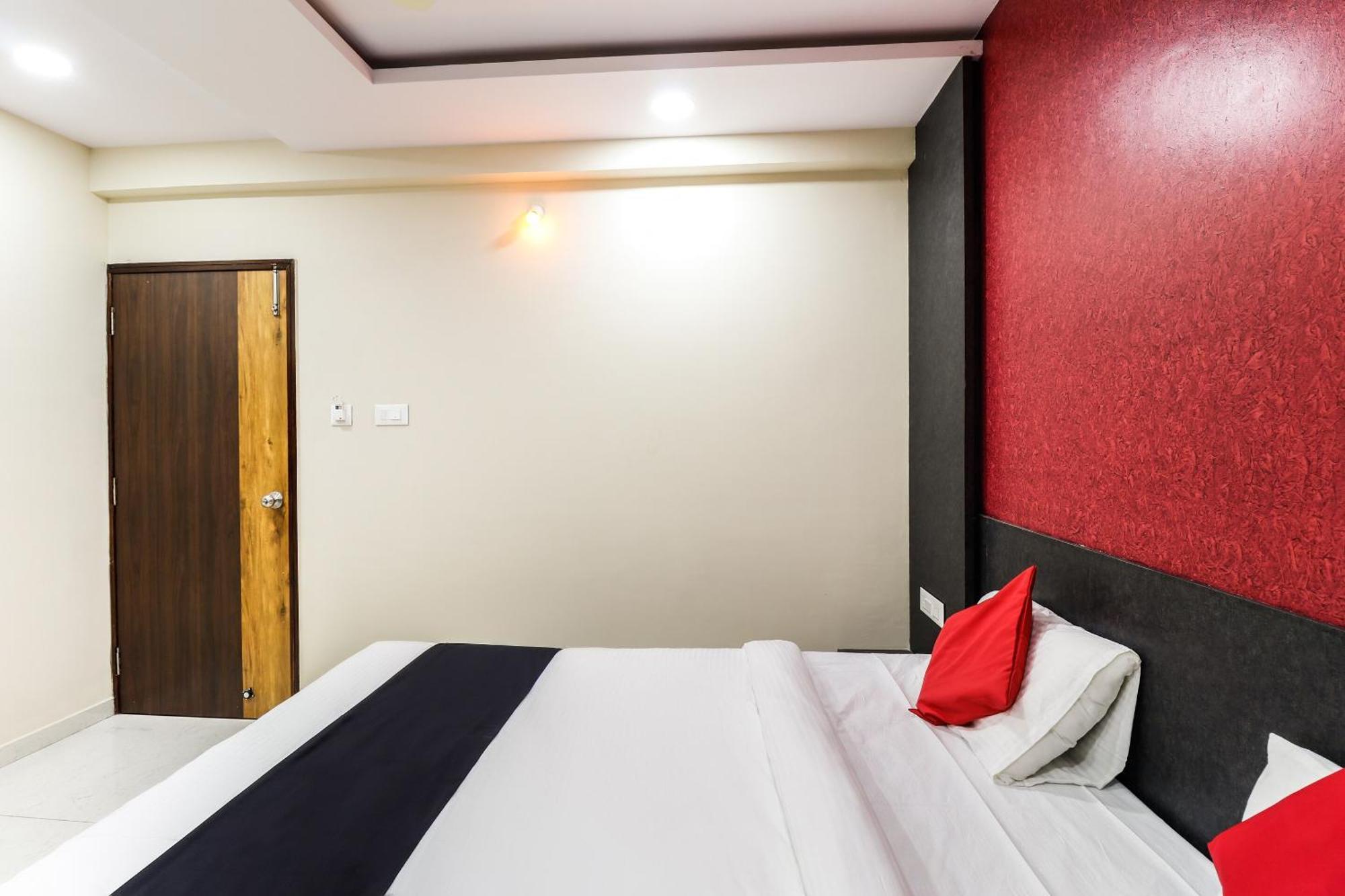 Hotel Capital O N R Residency à Yelahanka Extérieur photo